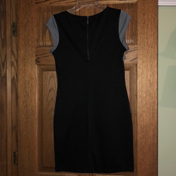 Medium color blocking grey and black dress - Picture 2 of 2